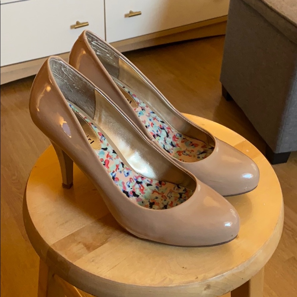 Beige 3.5” high heel pumps - Madden Girl